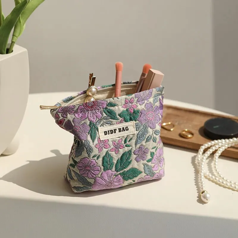 Women\'s Makeup Bag Small Vintage Purple Flower Large Capacity Cosmetic Lipstick Storage Bag Portable Coin Purse Commuter Clutch