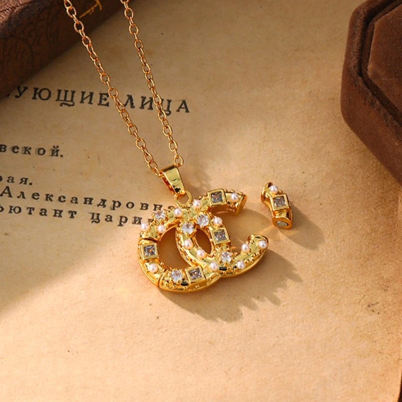 

European and American style retro double C letter necklace, trendy pendant, light luxury girl collarbone chain
