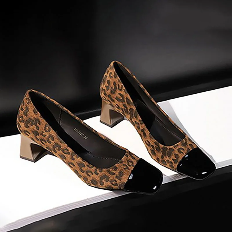 TRAF, zapatos de tacón con pezuña de terciopelo con estampado de leopardo, sandalias de tacón cuadrado con punta redonda para mujer, zapatos elegantes y elegantes con cabeza cerrada para oficina para mujer