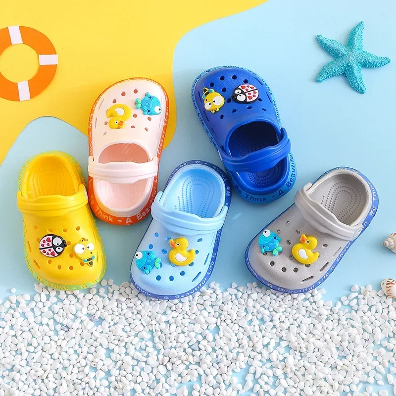 Sandales d'été pour enfants, mules pour bébés garçons filles, sandales pour bébés de dessin animé, talons plats solides, pantoufles de dessin animé, chaussures de jardin pour enfants