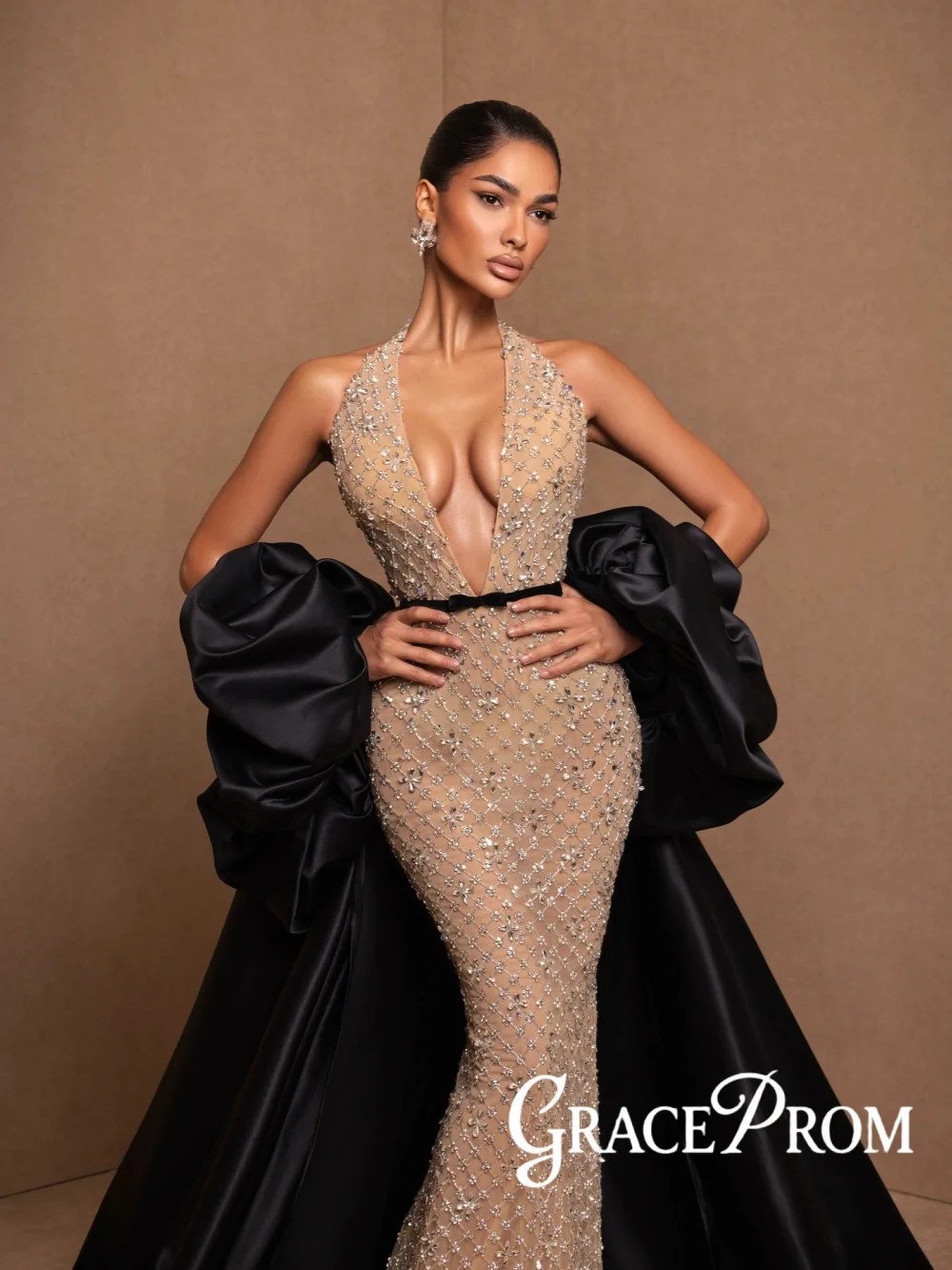 

New Dazzling Beaded Crystal Evening Dress With Shawl Luxury Halter Long Wedding Party Gowns Customized Stylish Banquet Gowns
