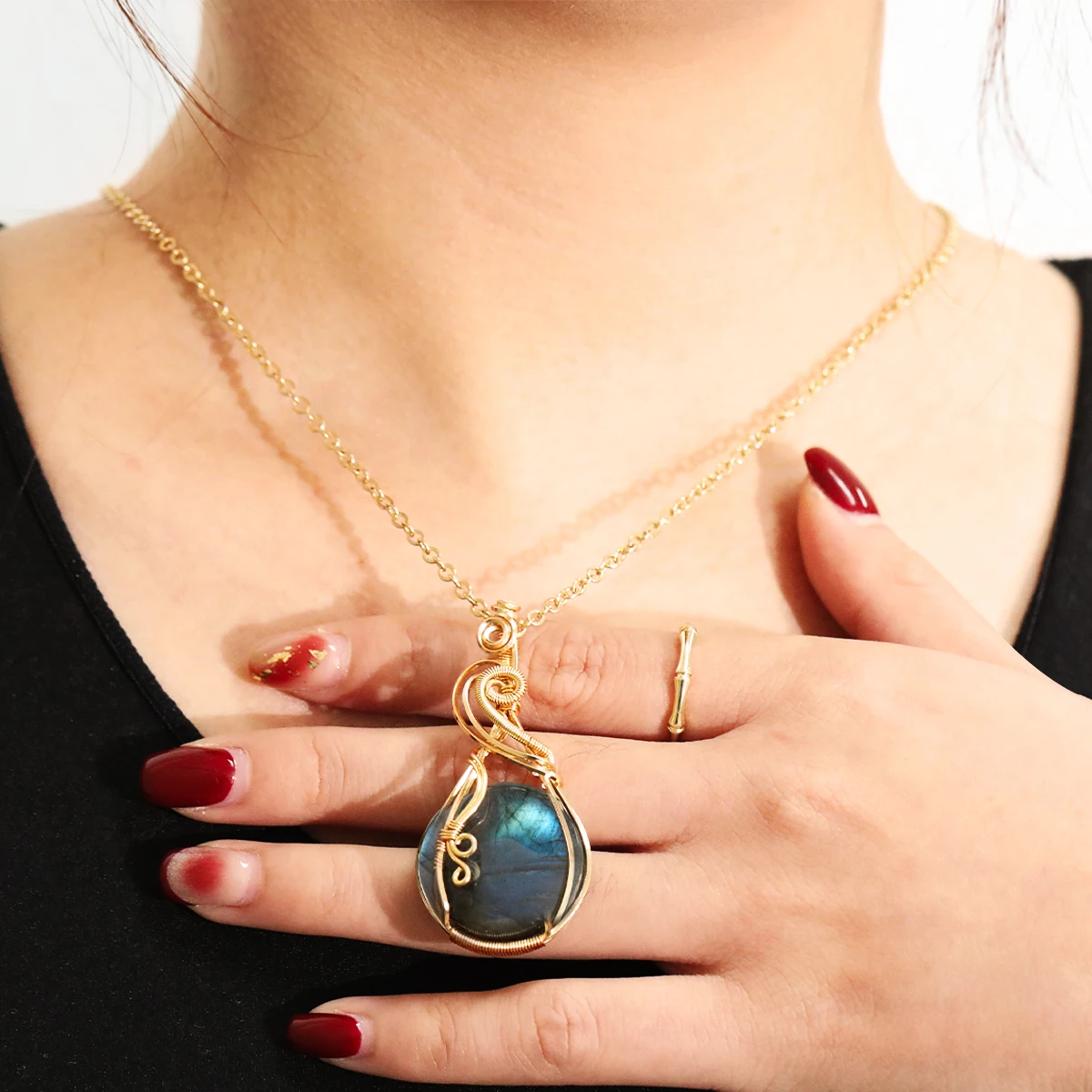 Pendentif en Labradorite arc-en-ciel pour femmes, pendentif en fil de cuivre enveloppé, bijoux en Labradorite, collier en Labradorite avec chaîne et boîte