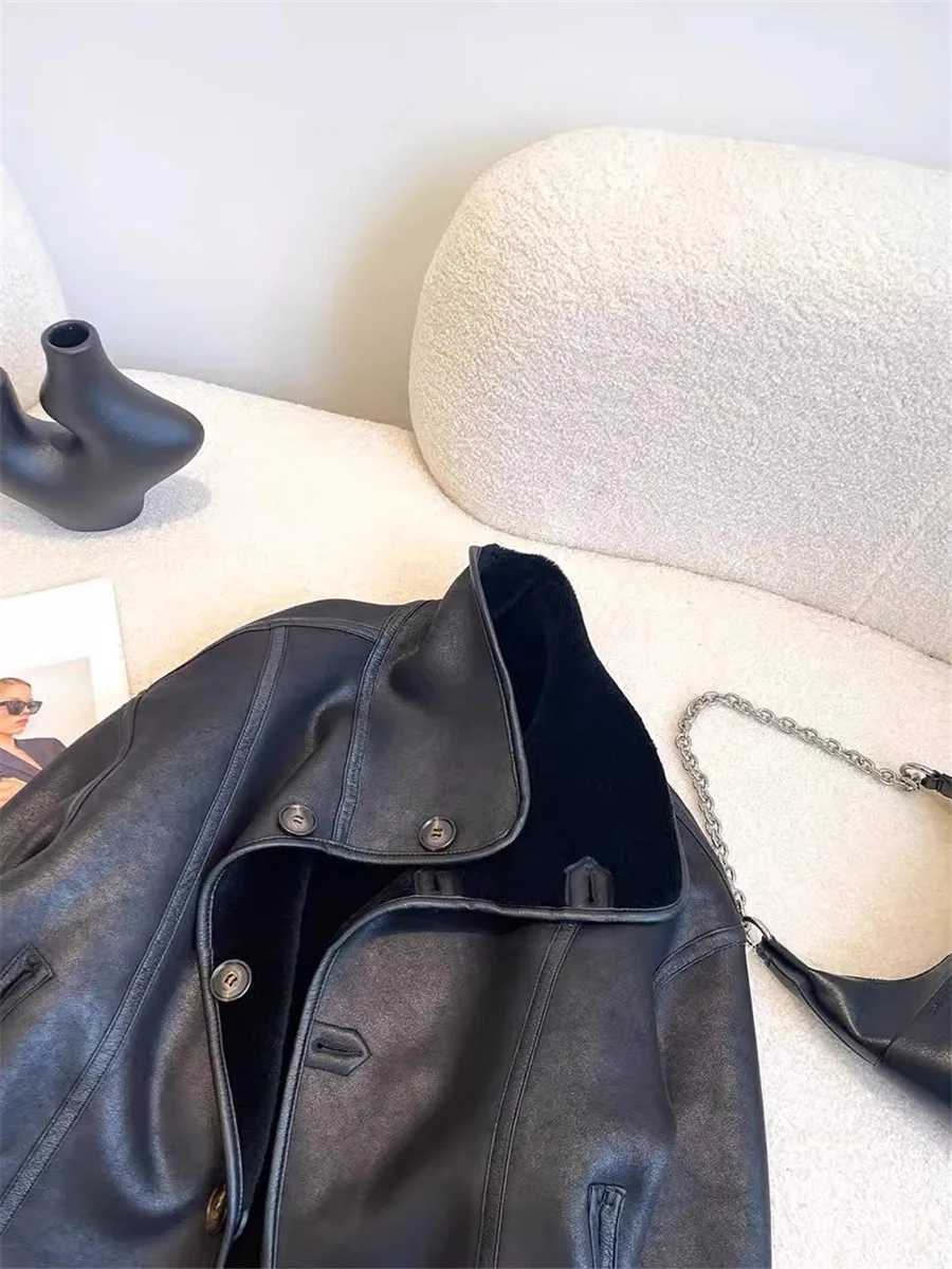 سترة نسائية قصيرة على الطراز الكوري ناعمة بلون سادة من الجلد المزيف سترة طية صدر السترة من القطيفة بمزاج عصري لخريف وشتاء جديد