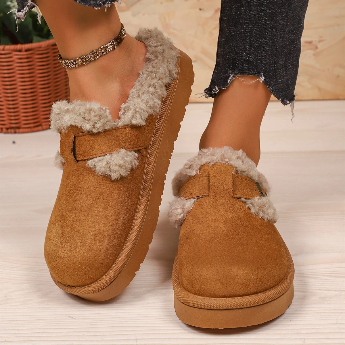 

New Winter Thick-soled Slippers for Women, Plush, Fashionable and Warm, Retro Beanie Shoes, Cotton Women's Flat Slippers