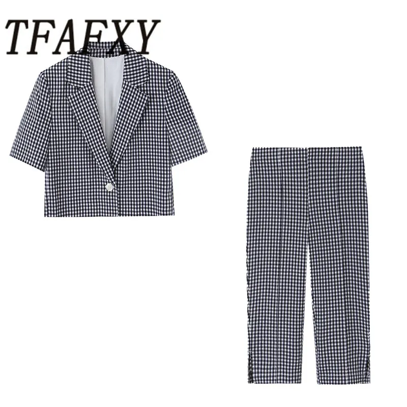 TFAFXY 2026 Sommer Lässiger Chic Damenanzug Kariertes V-Ausschnitt-Oberteil mit Knöpfen Schmale Mittellange Hose Modische Urlaubssets