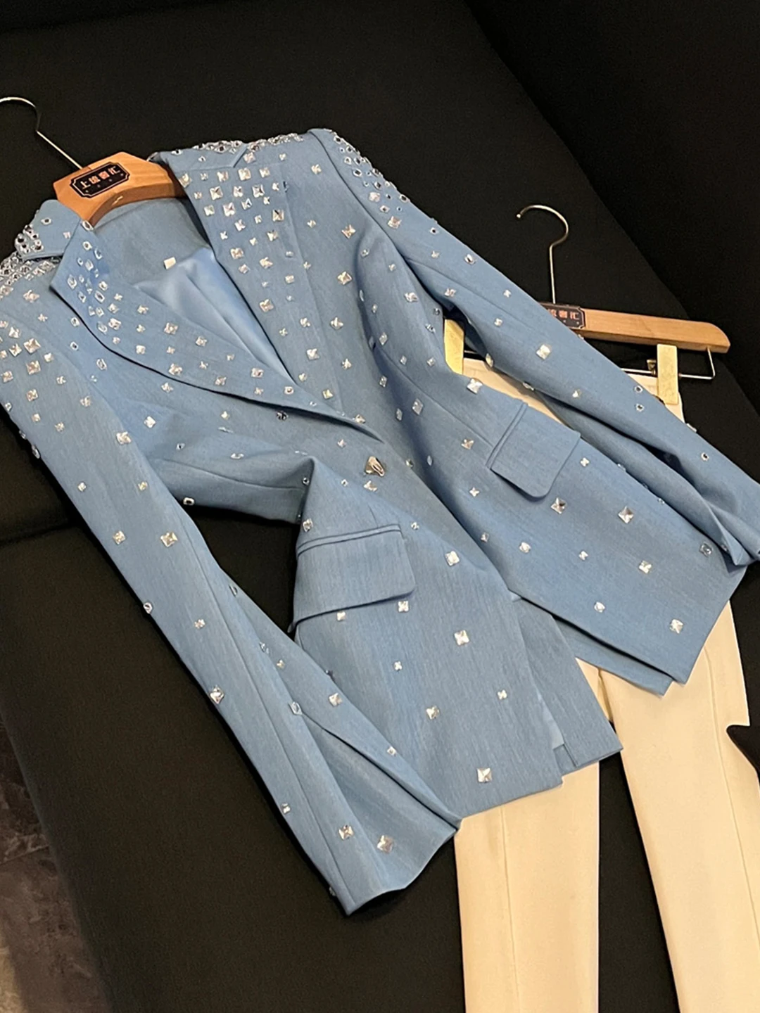 

Изысканный женский приталенный пиджак с декоративными элементами для сценических выступлений, V-образный вырез, длинный рукав, Z28