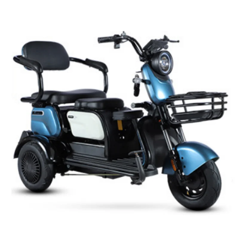 Маленький электрический трехколесный