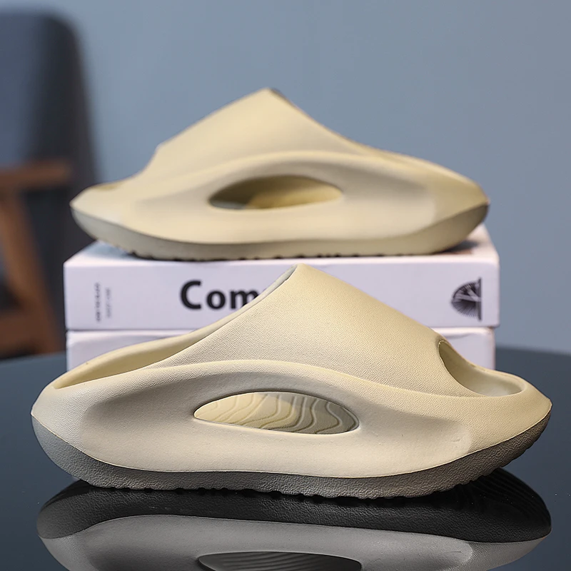 

A pair of children's four-season slippers, soft, lightweight, wear-resistant thick-soled one-toe thongs, size 28/29-40/41，ZZ-280