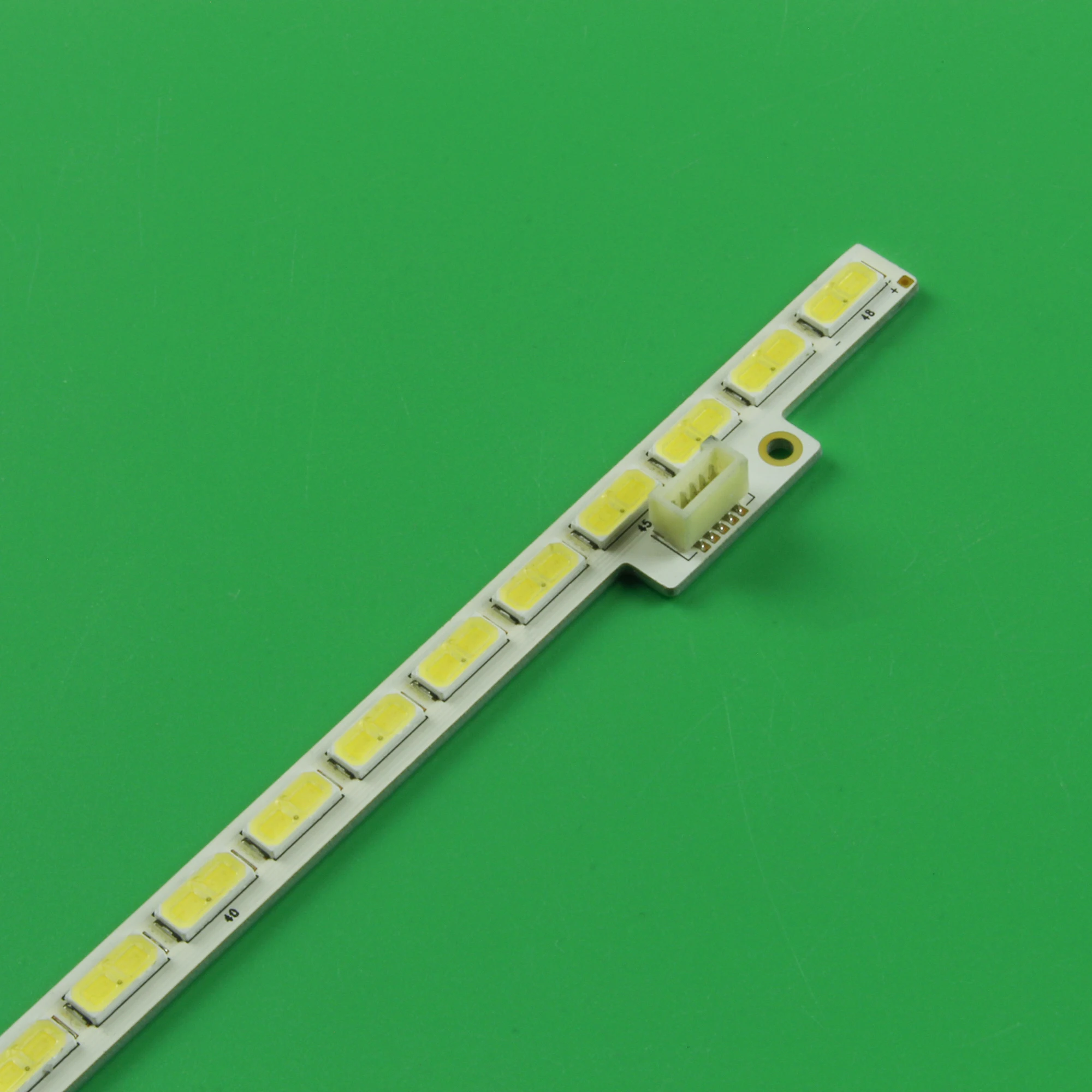 LED-Hintergrundbeleuchtungsstreifen 48 Lampen für Innotek 32 ZOLL 7030PKG 48EA T320HVN01.0 32PFL4007H/12 32PFL3517T/60 32LS5610 LG32LS5610