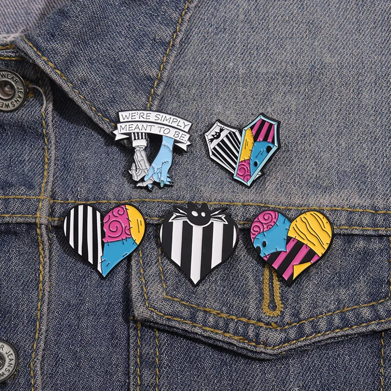 Versatile striped new product collar needle metal badge clothing accessories brooch heart black and white style medal