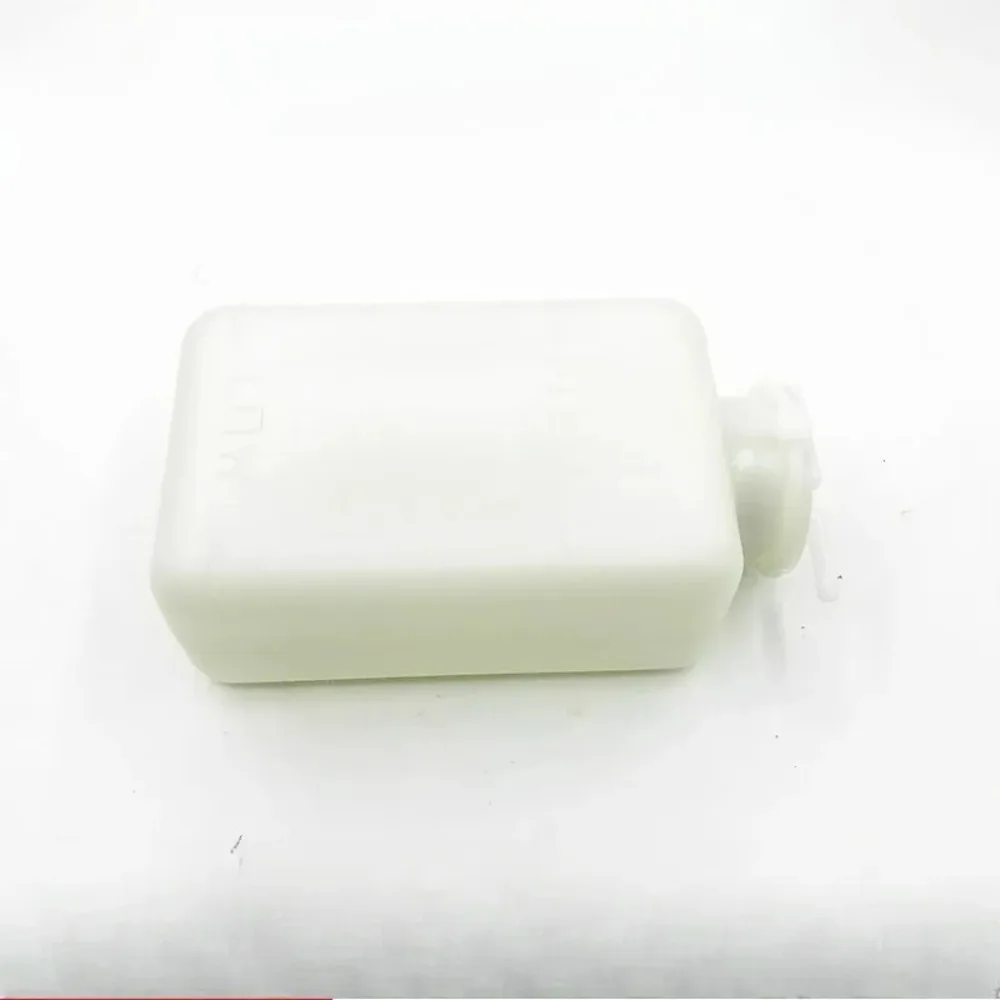 Excavator Parts Micro Sub-tank Plastic Water Bottle Sub-bottle Cover for Kubota U15/17 3