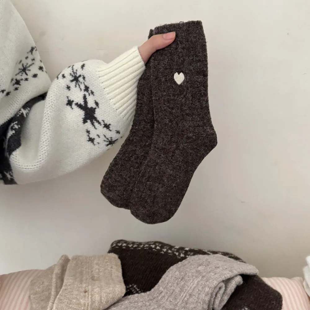 

Soft Thickened Women's Socks Embroidered Heart Solid Color Winter Socks Middle Tube Pile Socks Autumn
