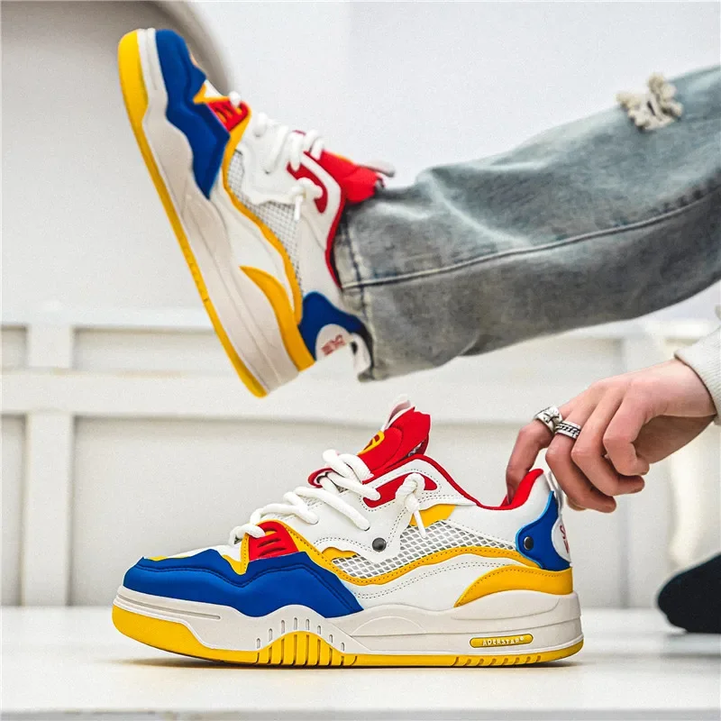 

Вулканизированная обувь. Модная персонализированная повседневная обувь для подростков. Туфли на платформе с круглым носком и шнуровкой больших размеров. Мужская обувь для продажи. Холст.