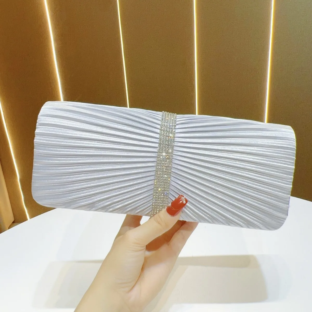 

Elegant Satin Pleated Clutch Women’s Diamante Evening Bag Bridal Wedding Purse Fashion Tote for Party Prom Dinner Bride Handbag