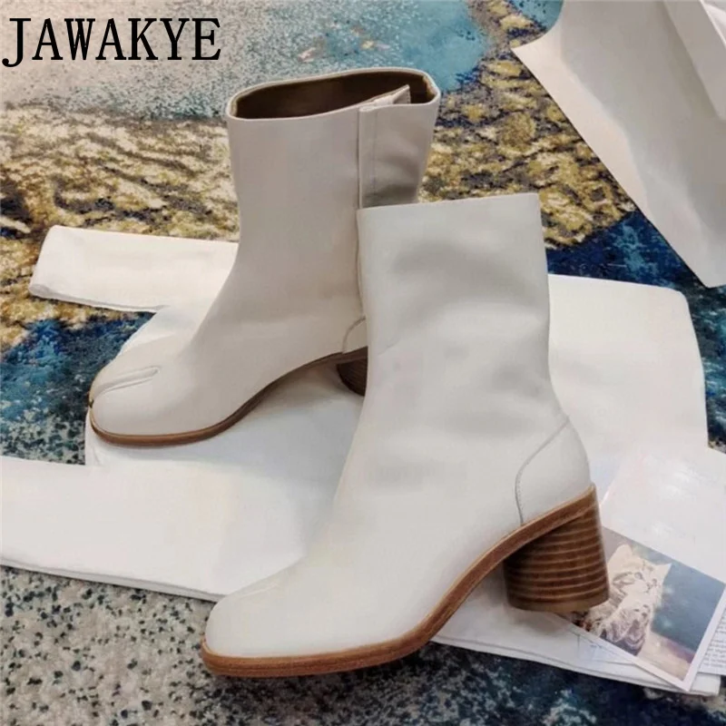 Oryginalne skórzane buty z rozcięciem na palcach Tabi damskie markowe okrągły obcas krótkie buty zimowe w stylu Casual, imprezowa Chelsea Boots