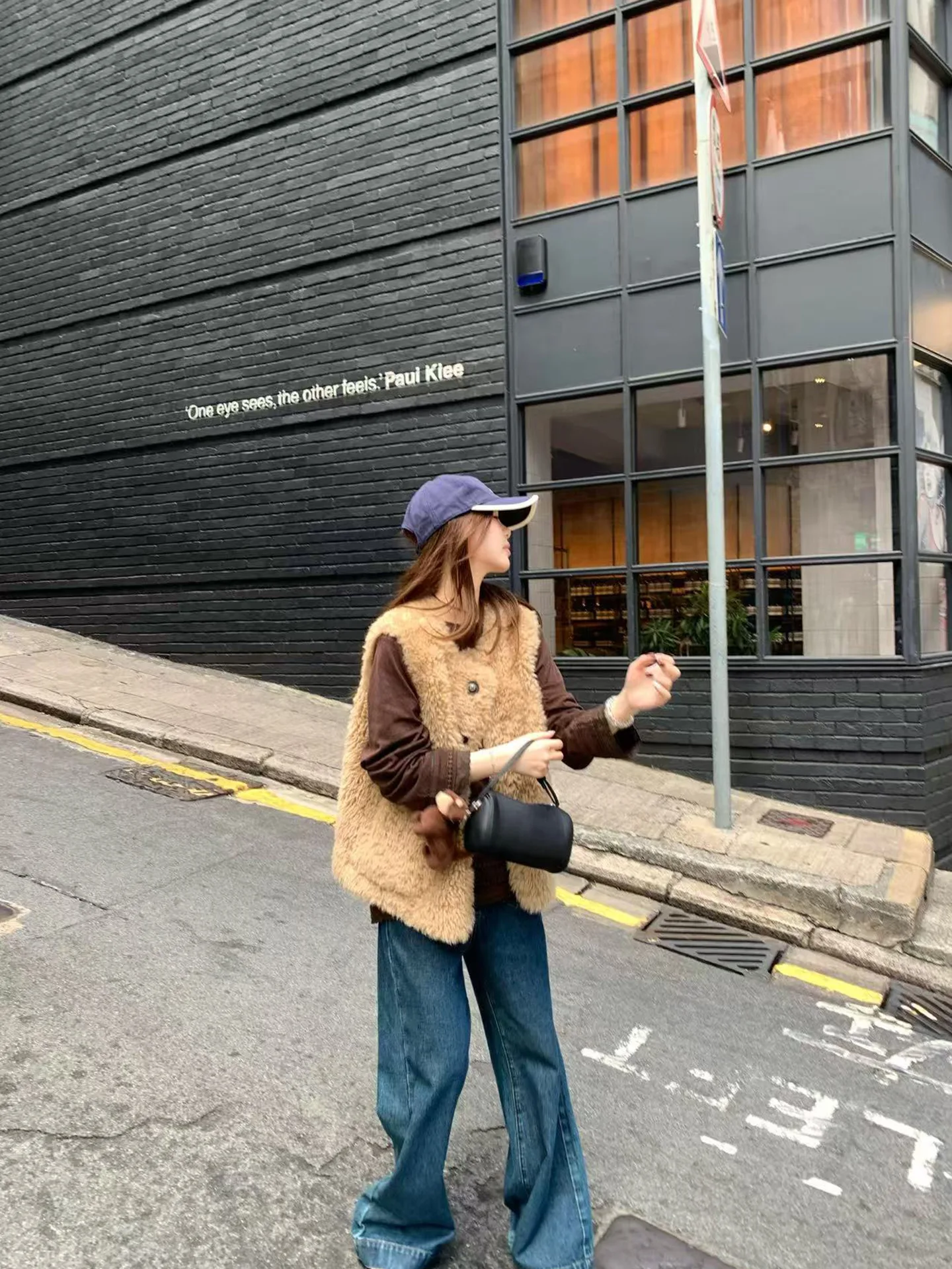 Women Faux Fur Vest Coats Solid Fur Jackets Cotton Linen Round Neck Sleeveless Single Breasted Loose Casual 2026 Autumn Winter