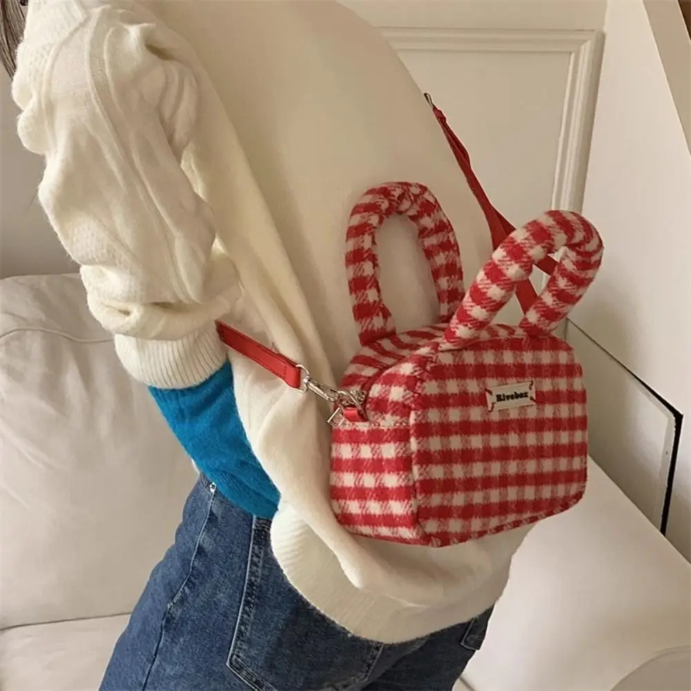 Sweet Fashionable Red Plaid Crossbody Bag Cute Casual Outdoor Sweet Handbag Niche Design Christmas Plush Bag