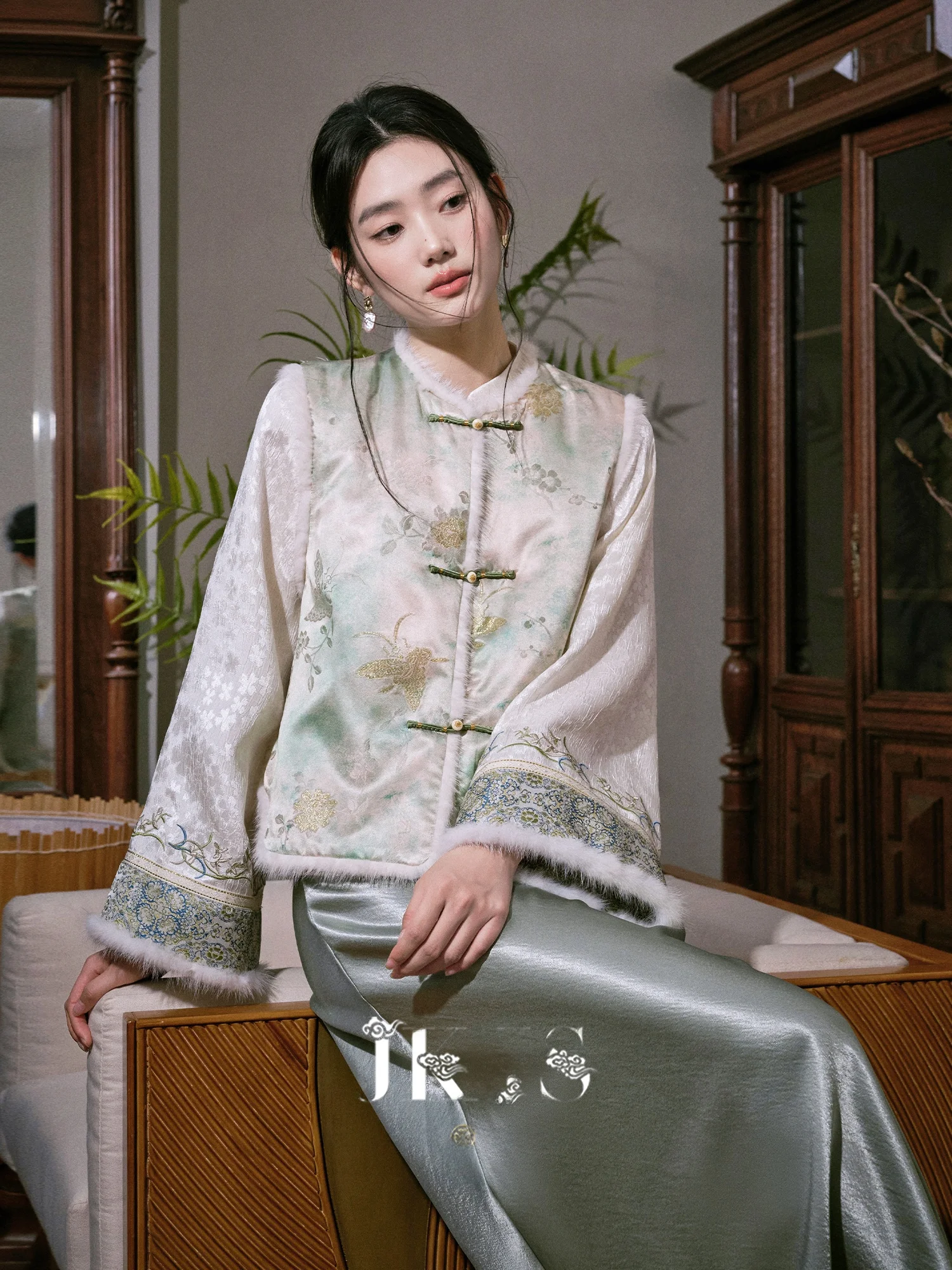 

New Chinese Sle Silk Velvet Vest with Button Design Winter Outerwear Women's Faion JKJS Soft Gauze Golden Tead Mink Fur