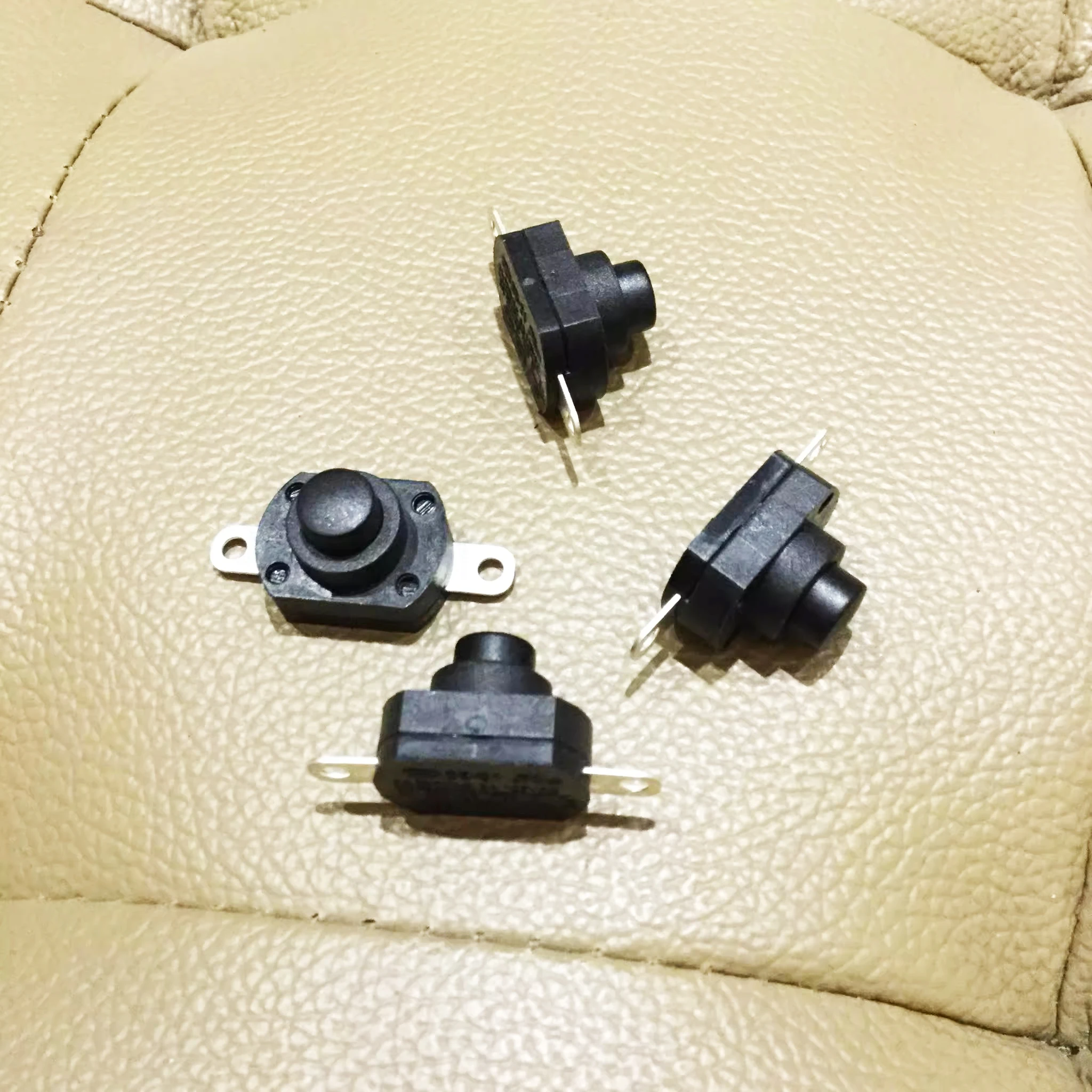 5PCS/LOT  SB-31 Self-locking button switch Lamp power switch 3A 250V self-locking button power switch