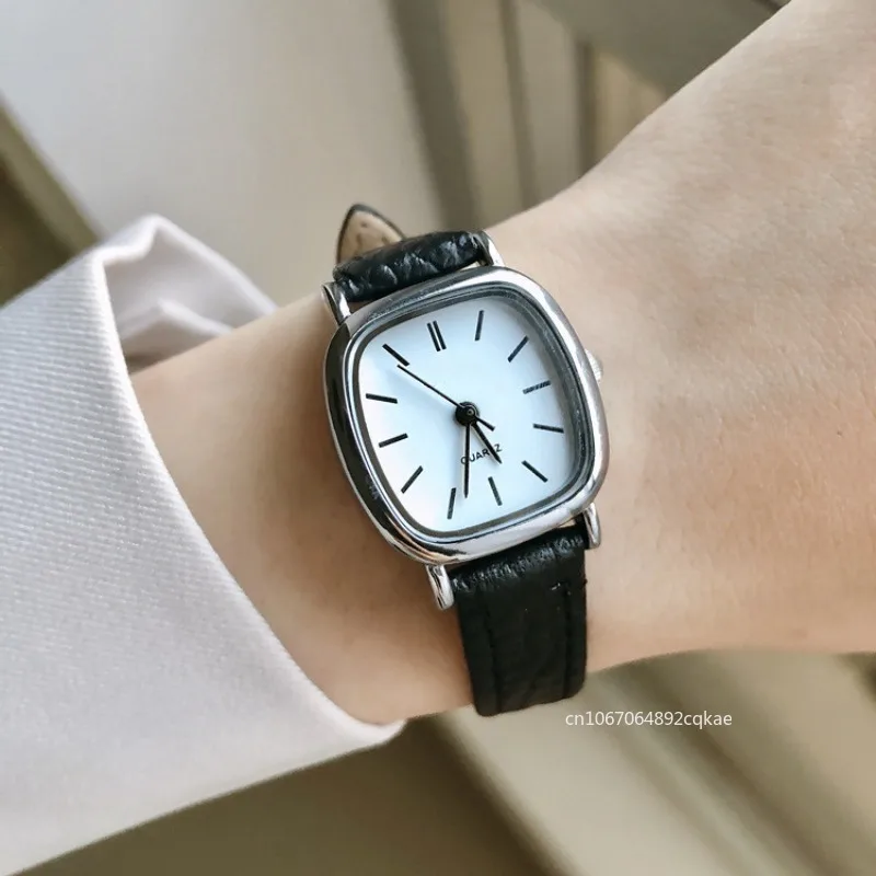 Women Watches Vintage Small Dial Watch Sweet Leather Strap Casual Women's Watches Bracelet Quartz Ladies Watch Women Clock Wrist