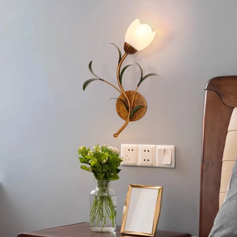 French Style Wall Lamps Retro Pastoral Creative Flower Design Wall Light Bedroom Bedside Table Study Restaurant Home Decor Lamps