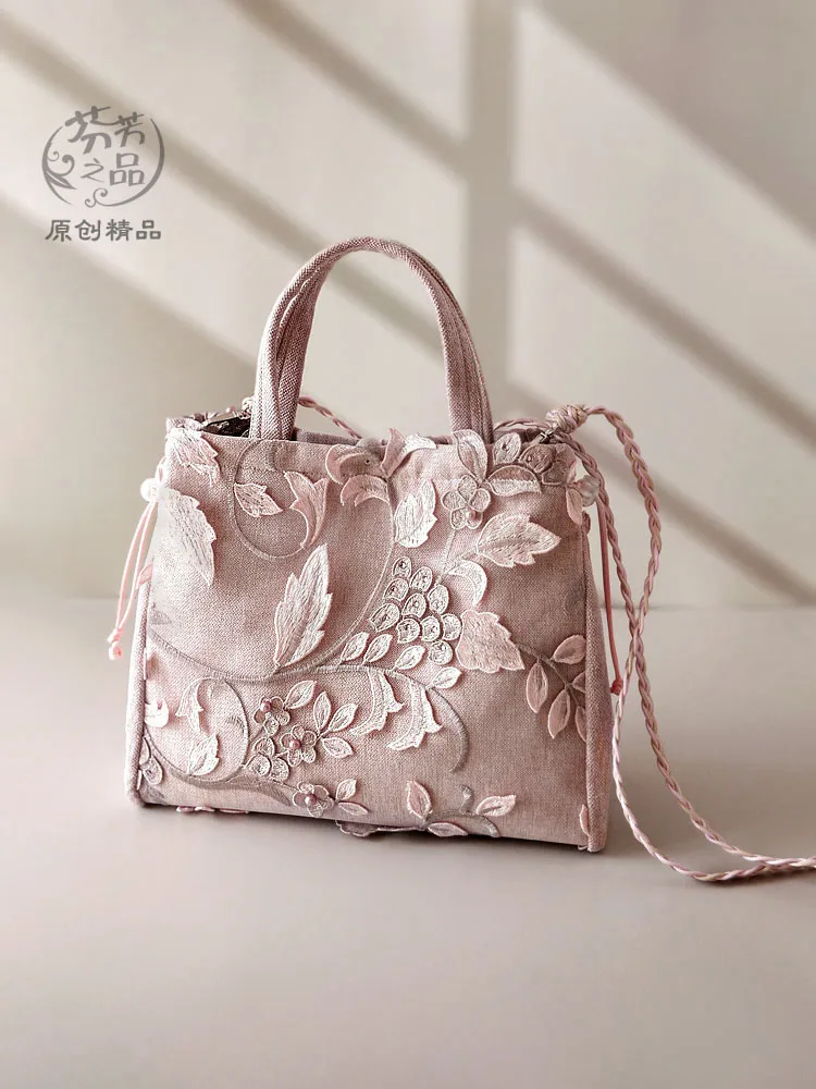 

French Original Lace Plant Flower Pattern Embroidery Handbag New Light Luxury Fashion High-quality Single Shoulder Crossbody Bag
