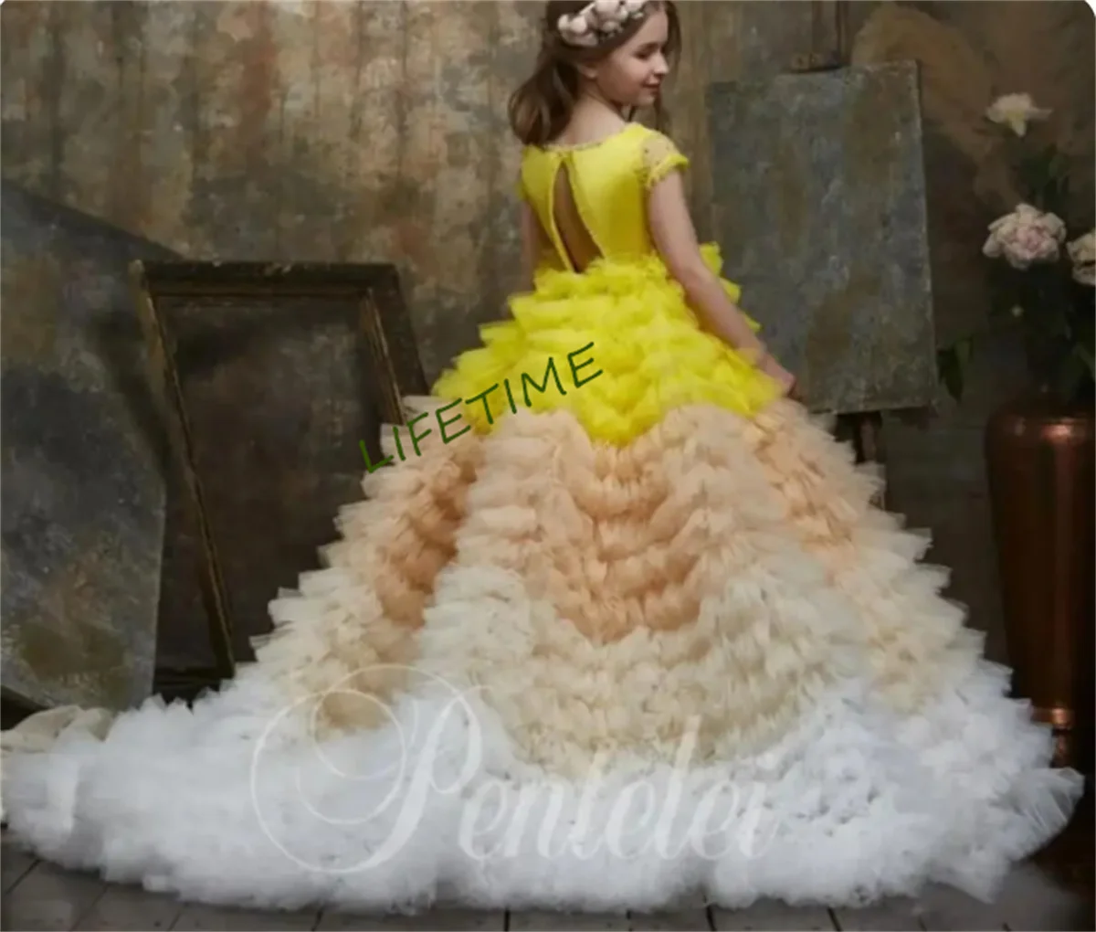 

Luxury Flower Girl Dresses for Wedding Tiered Tulle V Neck First Communion Dress Girls Pageant Gown Kid Prom Costumes