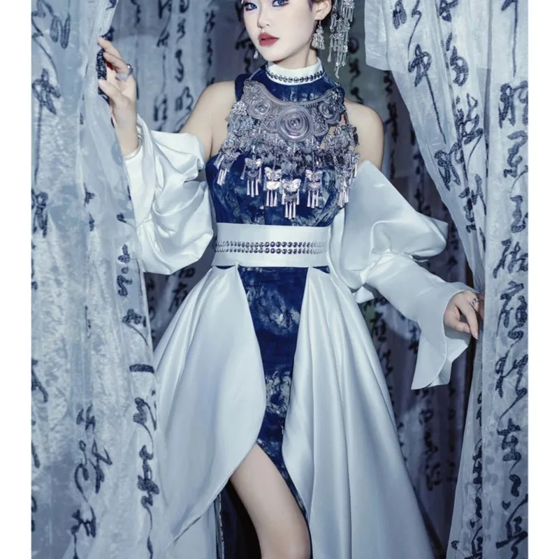 

National dress female tail-tail style fashion show costume photography