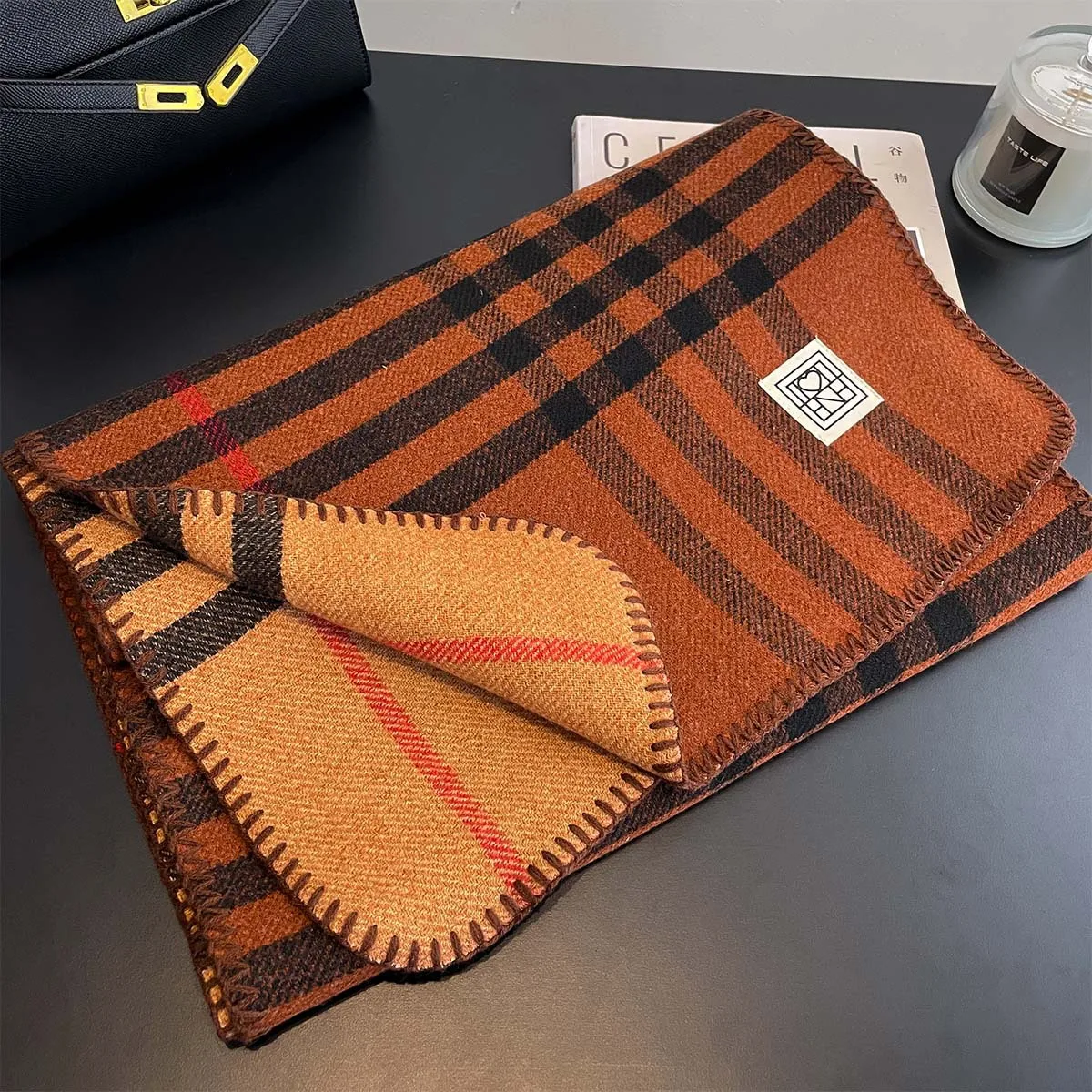 2024 Women Scarf Winter Luxury Tippet Scarves for Lady Plaid Shawls Warm British Style Thicken Man Fashion Wrap Echarpe Bufanda