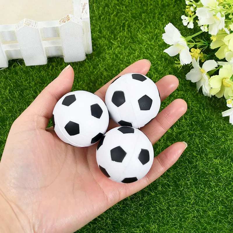 6pcs 4cm Resin Foosball Indoor Games Table Mini Soccer Kids Birthday Party Decor Favors Boys Girls Soccer Toy Gift Bag Giveaway