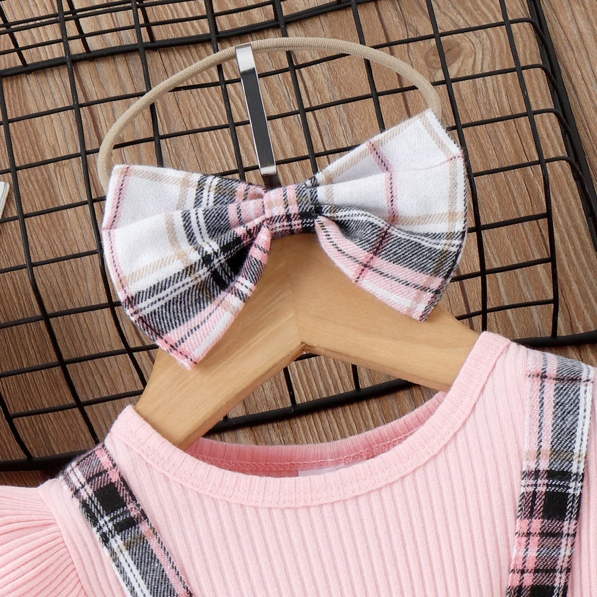 PatPat 2pcs Baby Girl 95% Cotton Ribbed Ruffle Trim Bow Decor Short-sleeve Spliced Plaid Dress & Headband Set