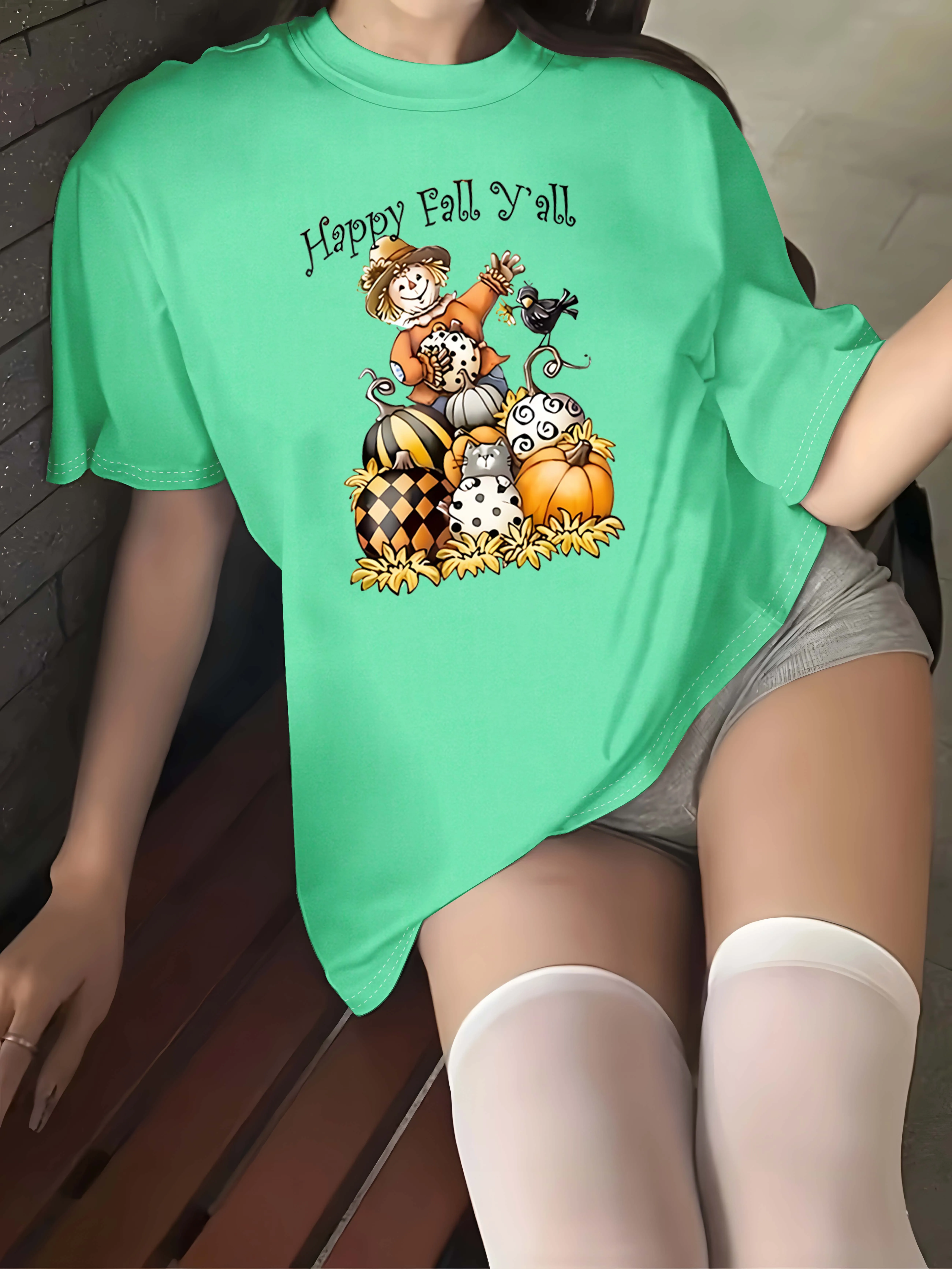 เสื้อผ้ามีสไตล์ขนาดบวกพร้อมฟักทองหุ่นไล่กาในฤดูใบไม้ร่วงและลวดลายสัตว์