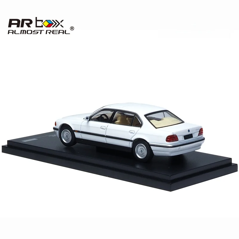 AR box 1: 64 750IL E38 car alloy model
