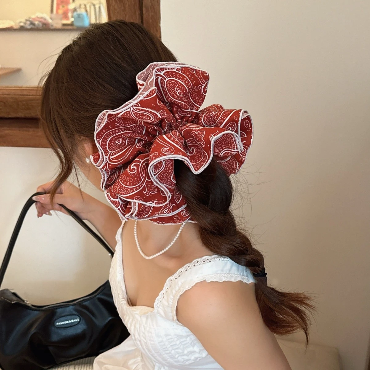 1 Stück Rote Frische Süße Blumen-Haargummis, Mädchen-Dutt-Haargummis, Nischen-Koreanische Version Vielseitiges Haar-Accessoire – Detail 2