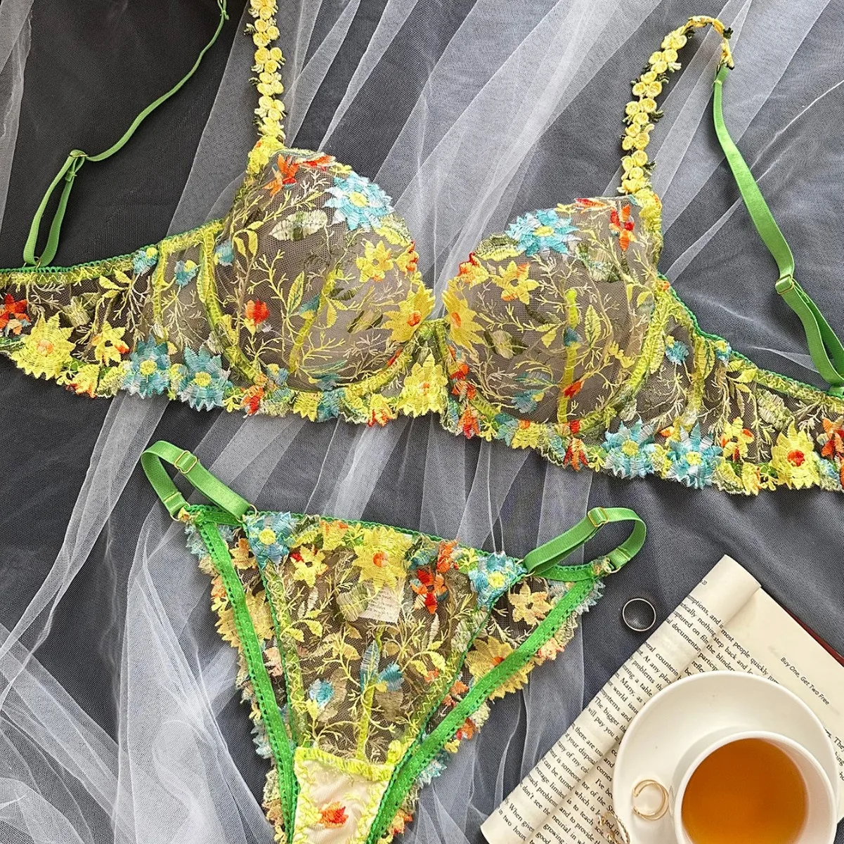 New Floral Embroidery Chest Gather Lingerie Women\'s Sexy Comfortable Erotic Apparel Suit Female Sweet Underwear Bra Brief Suit