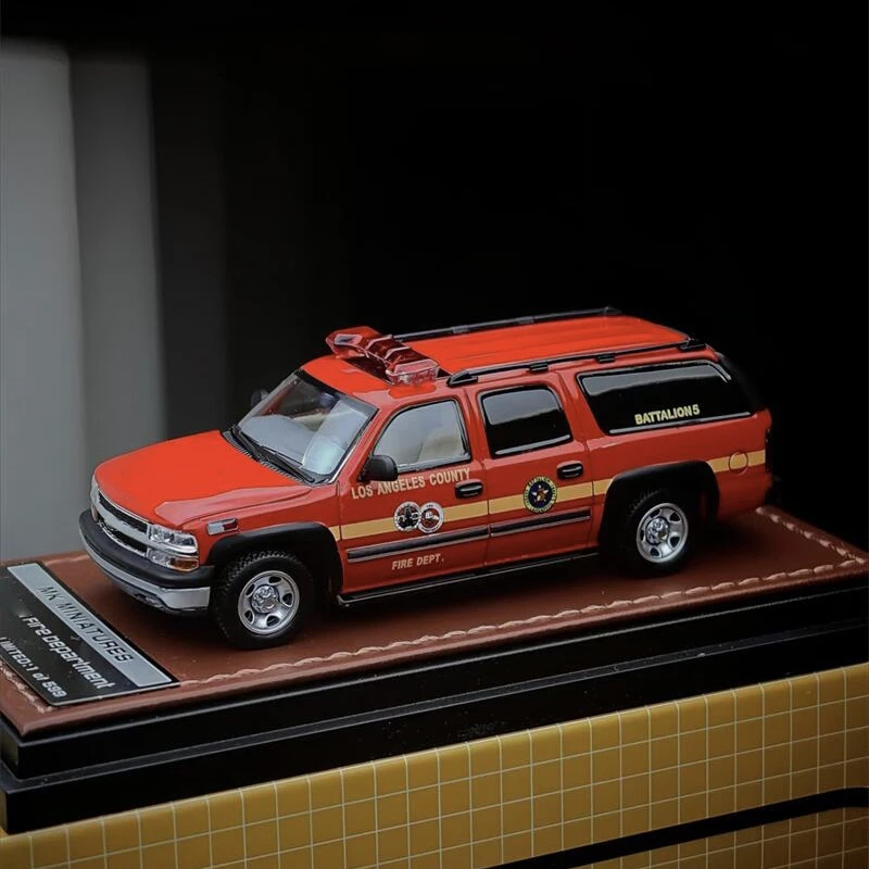 

MK Miniatures 1:64 Suburban 2025HECHZ/DeVille/H2 Ambulance APA xpo 2025 Alloy Vehicle Collectible Car Model