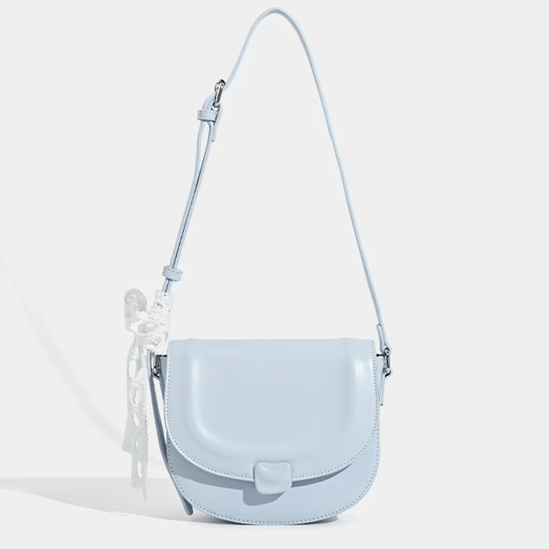 حقائب سرج للنساء حقائب يد وحقائب يد بتصميم فاخر لعام 2025 جديدة في جلد البولي يوريثاليت ديكور بسيط للتنقل عبر الكتف شحن مجاني سريع الوصول