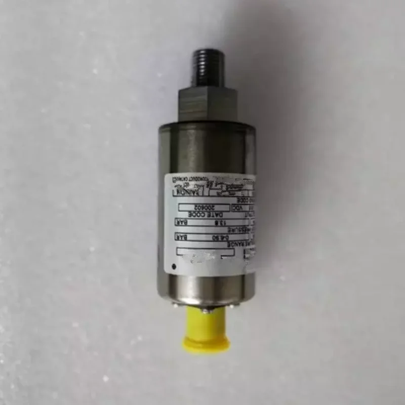 مفتاح ضغط جديد وأصلي 100% 8251-PL1-B 0417-021 شحن سريع عبر FedEx أو DHL Express!