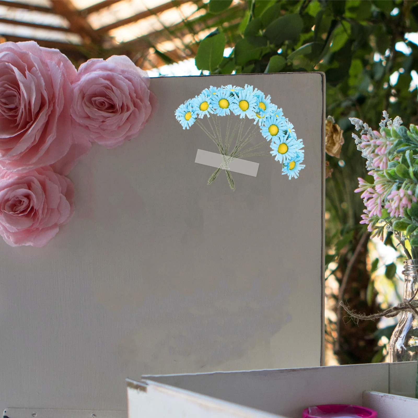 

100 Pcs Artificial Small Daisy Flowers 2cm Silk Fabric Faux Mini Sunflowers Home Decoration Fake Weather Resistant Wedding