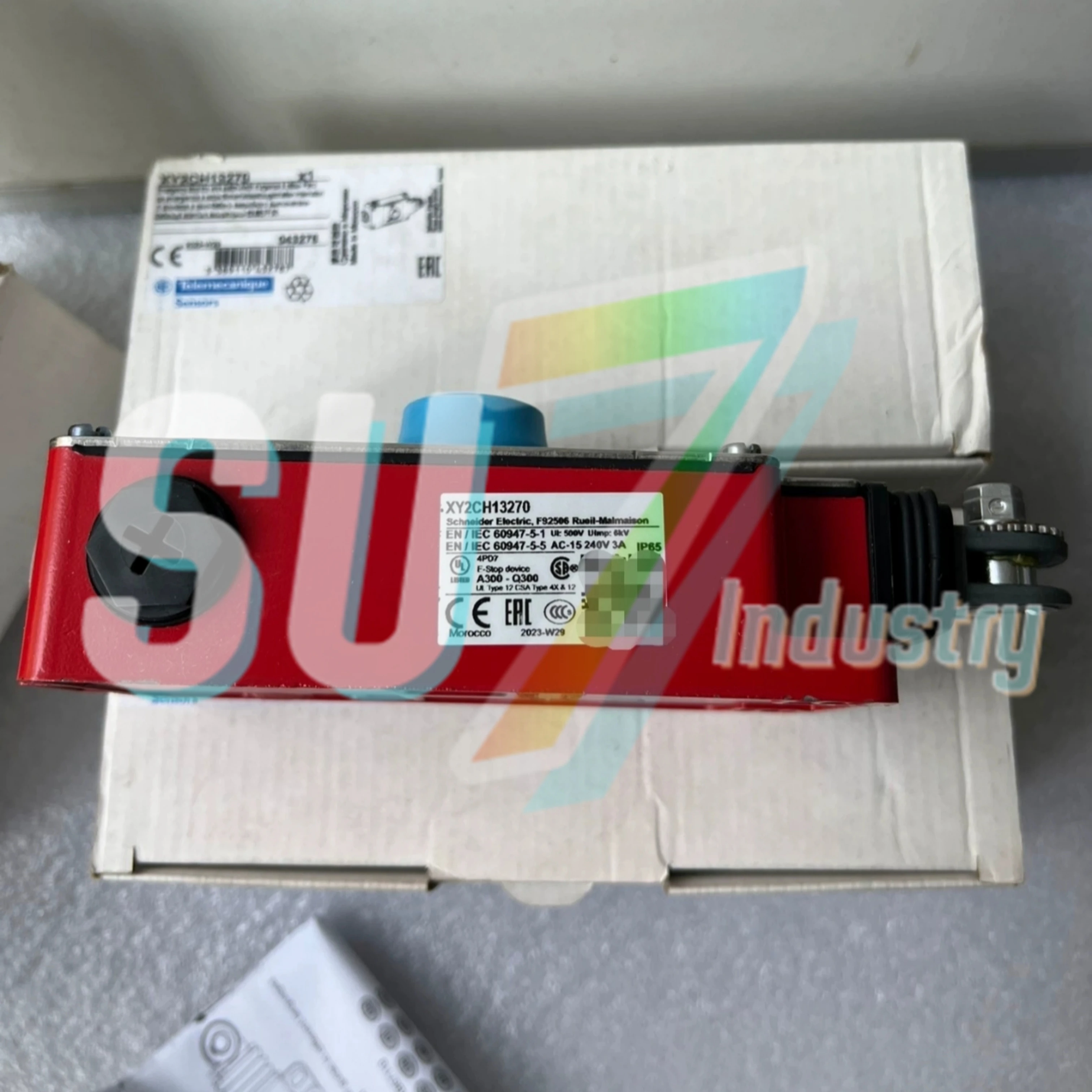 Pull-cord emergency stop switch  XY2CH13250 1NO1NC  XY2CH13270 2NC  XY2CH13290 1NO2NC  XY2CH13250H29 1NO1NC     New In Box