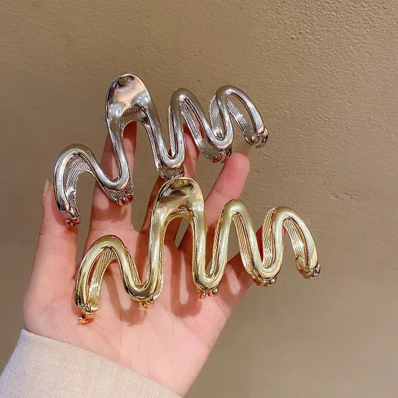 Punk Simple Vintage Gold Silver Metal Large Hair Claws for Women Accessories Shark Catches Clips Hairpin Headwear New 2023