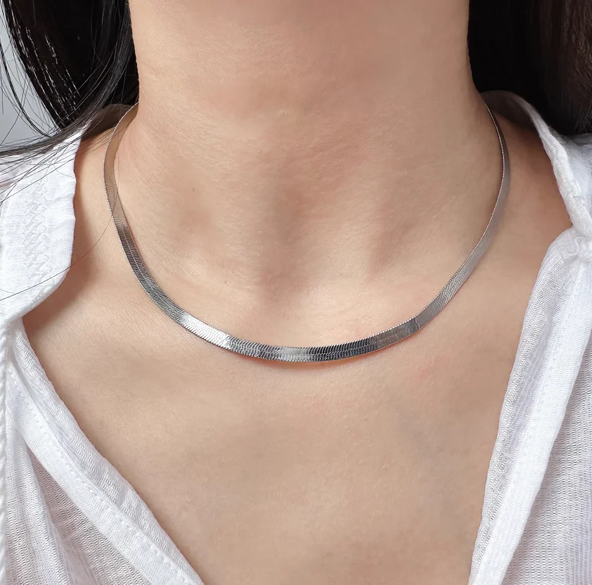 European and American foreign trade jewelry classic Joker silver blade chain snake bone chain daily wear men's and women's neckl