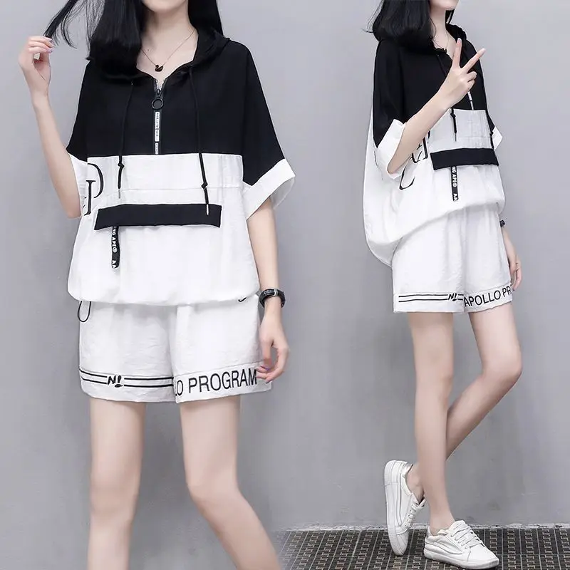 Casual Sports Women\'s Set Summer New 2024 New Black White Color Blocked Hooded T-shirt+wide Leg Shorts Two Piece Set for Women