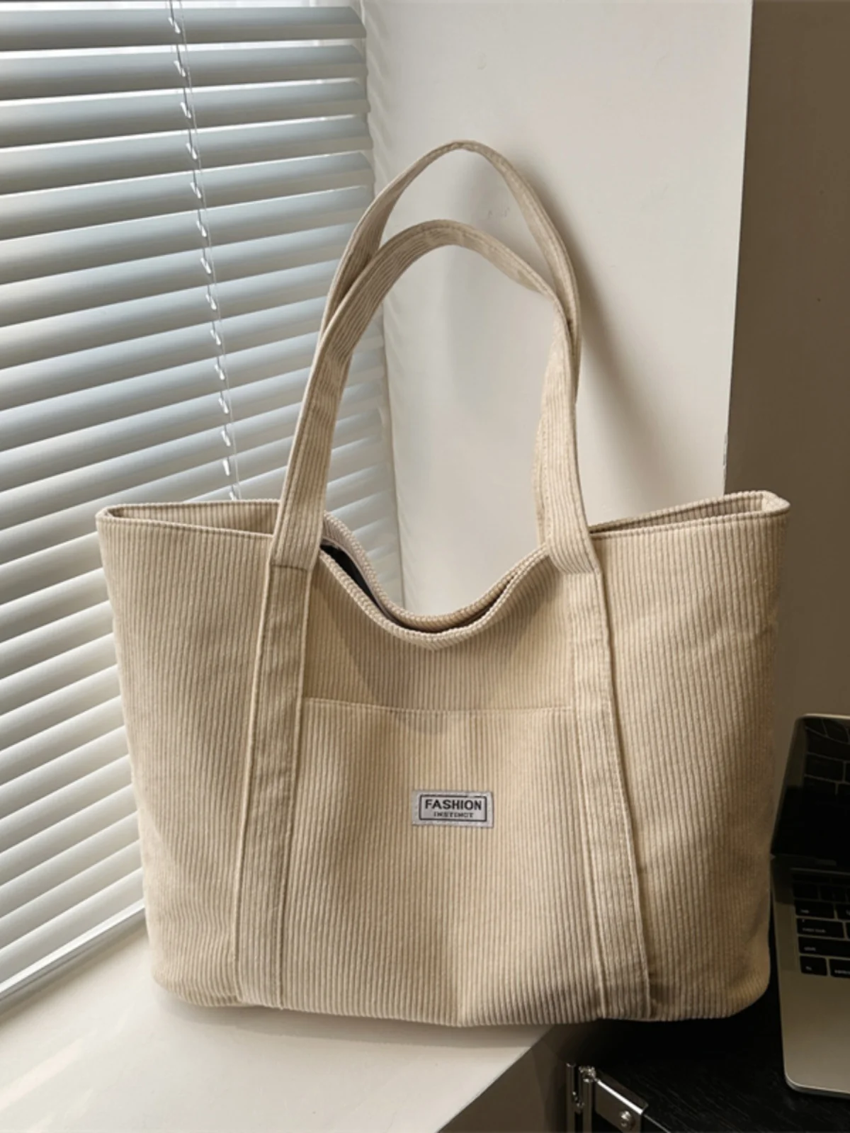 Simplified Large Capacity Canvas Tote Bag for Women 2024 New Short Trip Handbag Versatile Single Shoulder Commuting Tote Bag