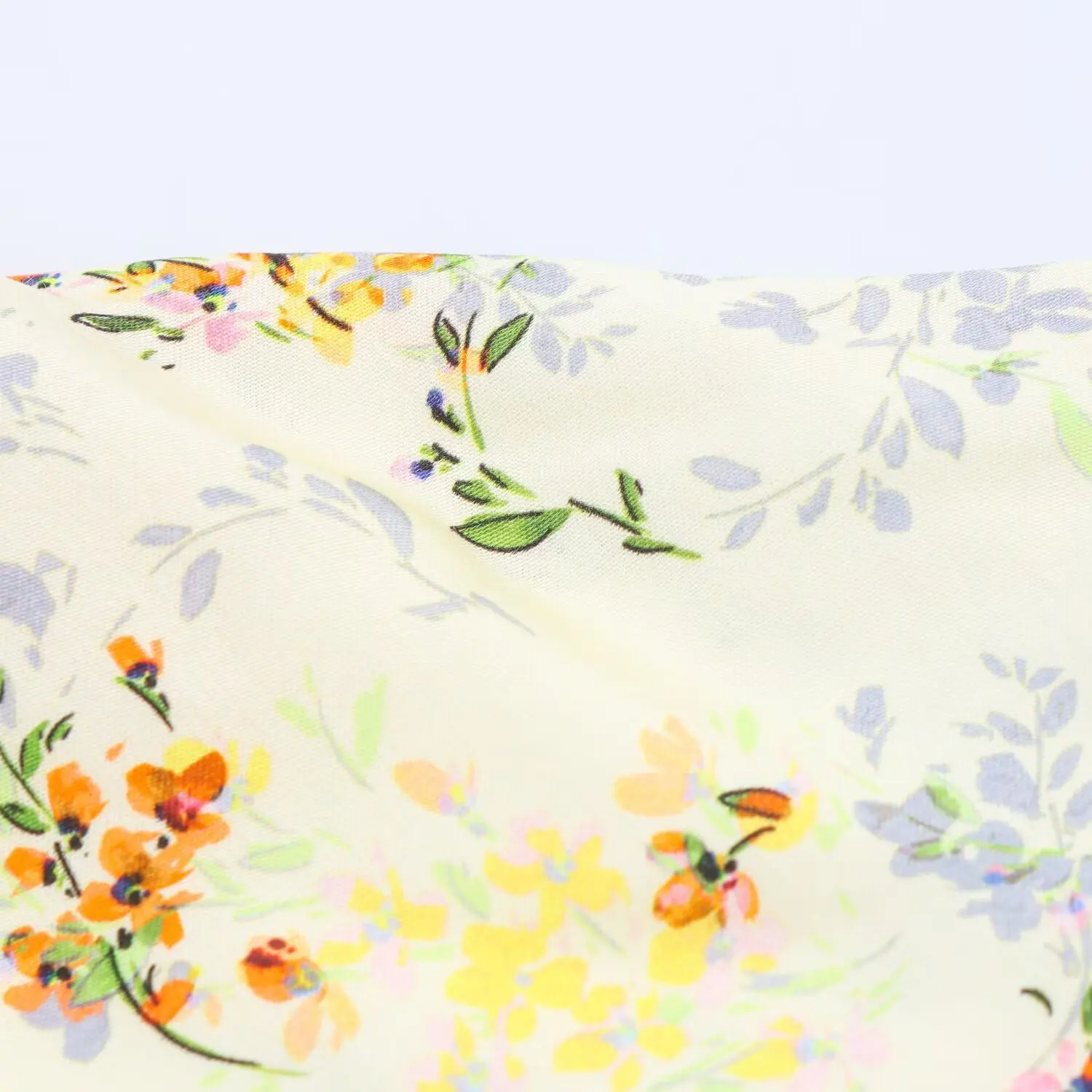 2025 Letnie nowe damskie sukienki z nadrukiem o fakturze satynowej Sukienki damskie w stylu vintage w kwiaty Modne i eleganckie