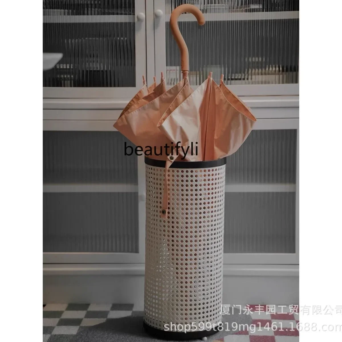

Minimalist Nordic Living Room Imitation Rattan Metal Umbrella Stand Umbrella Bucket Storage for Homestays and Cafes