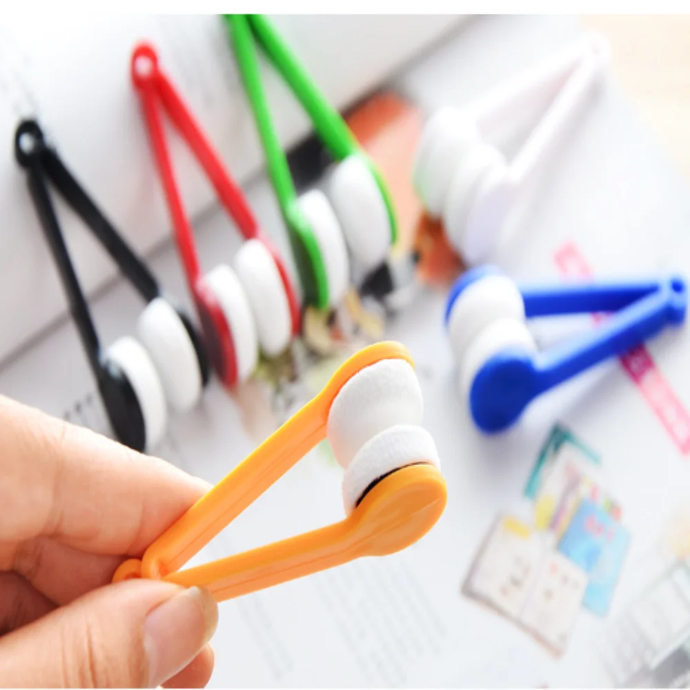 Portable Eyeglass Cleaner Microfiber Clip Mini Brush Tool Handheld Glasses Scrubber Compact Eye Wear Wipe Daily Maintenance Kit - view 3