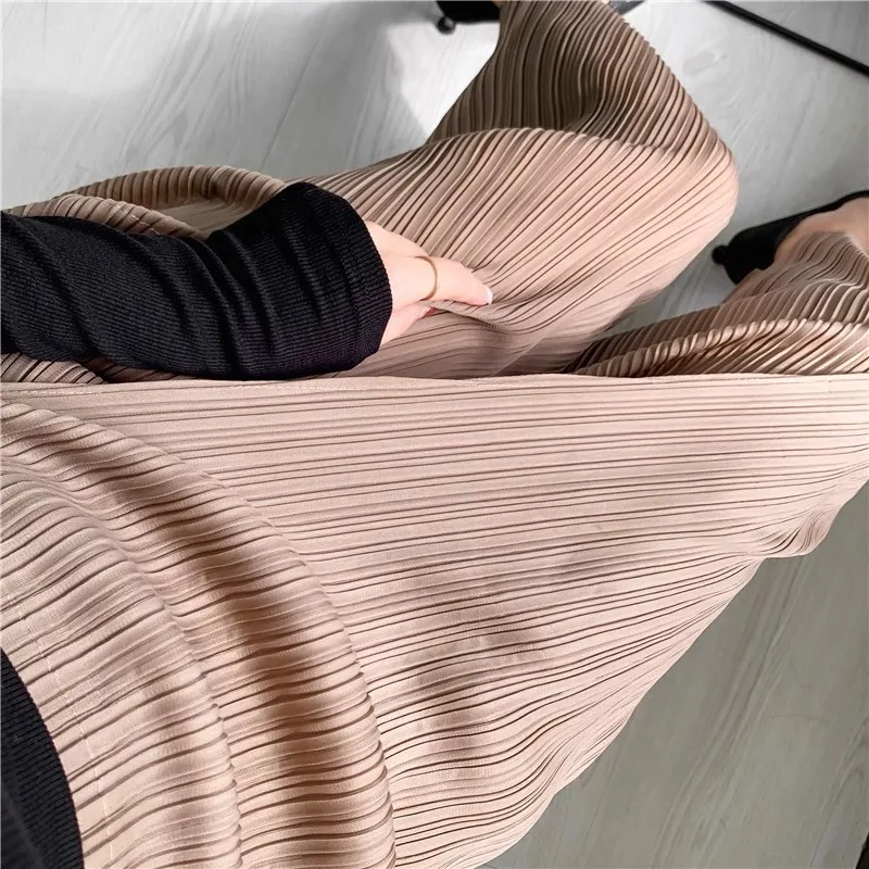 Miyake Style Women Pleated Solid Color Ankle-length Pants Elastic Waist Wide Leg Straight Female Trsouser Loose 2025 Summer