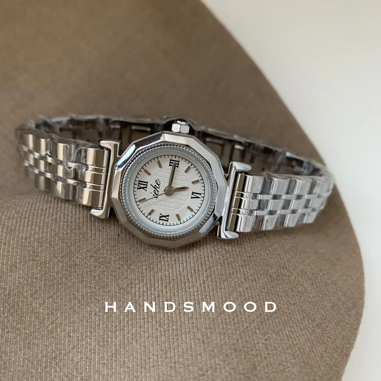 Luxury women's watch light luxury niche simple polygonal high-end design steel band fresh and versatile female quartz watch