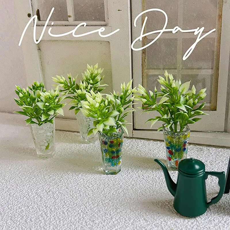 Miniatura DIY Acessórios para Dollhouse, Mini Planta Potted com Garrafa De Vidro, Modelo de Simulação, Vaso de Planta Verde, Brinquedos Presentes